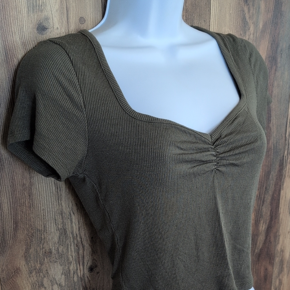 Bozzolo Dark Olive Ruched Ribbed Fitted Crop Top L R188 - Picture 2 of 5